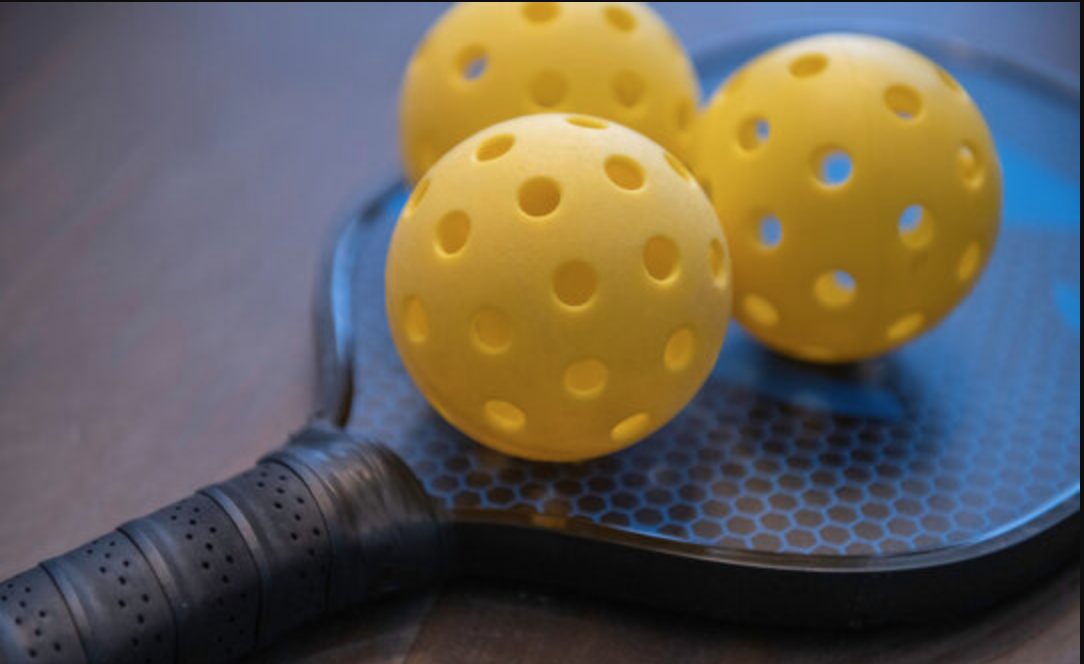 How to Choose a Pickleball Paddle by Price, Weight, Shape & Size – Pickler